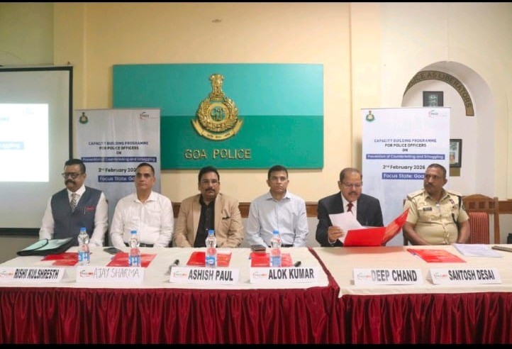 Group Photograph with DGP, Goa Police